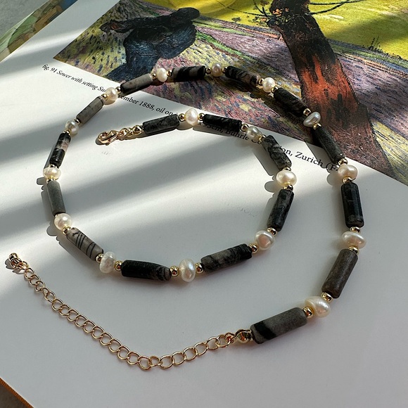 (SOLD) Chocker necklace with 14k gold plated beads - Picture 5 of 6